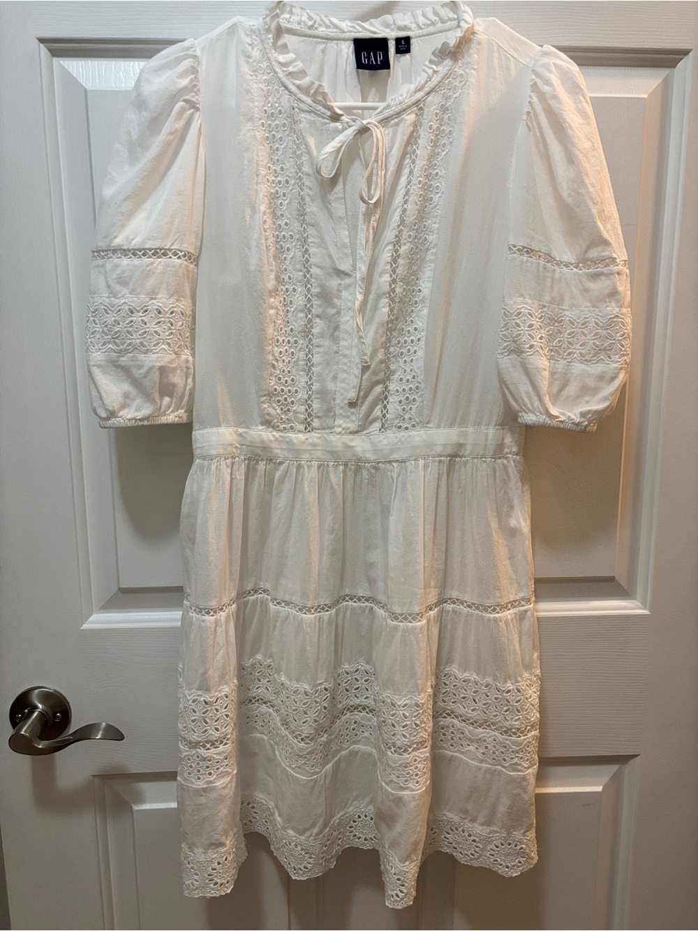 GAP White on White Eyelet Tiered Peasant Dress and Slip. Small EUC